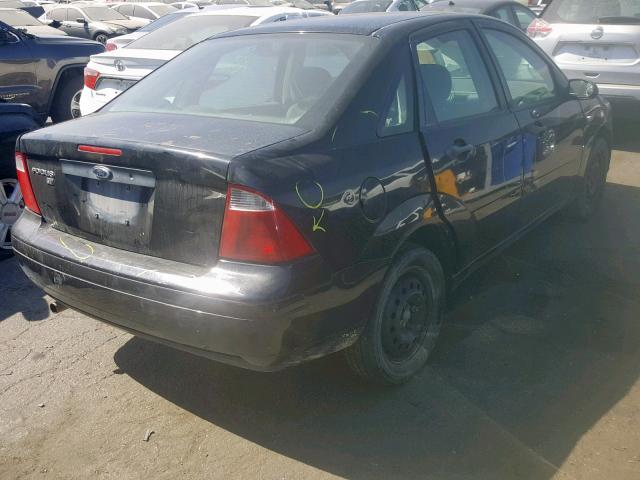 1FAFP34N87W152425 - 2007 FORD FOCUS ZX4 BLACK photo 4