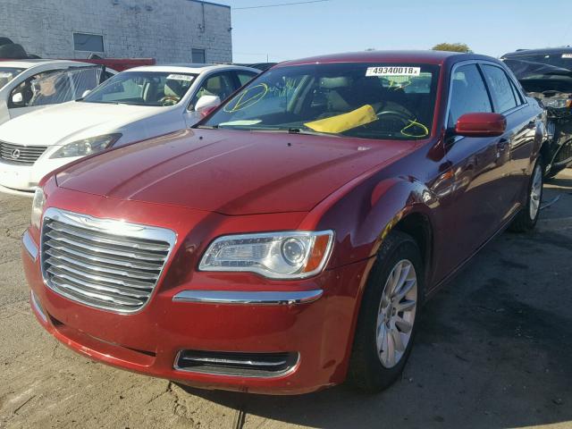 2C3CA4CG9BH530058 - 2011 CHRYSLER 300 RED photo 2