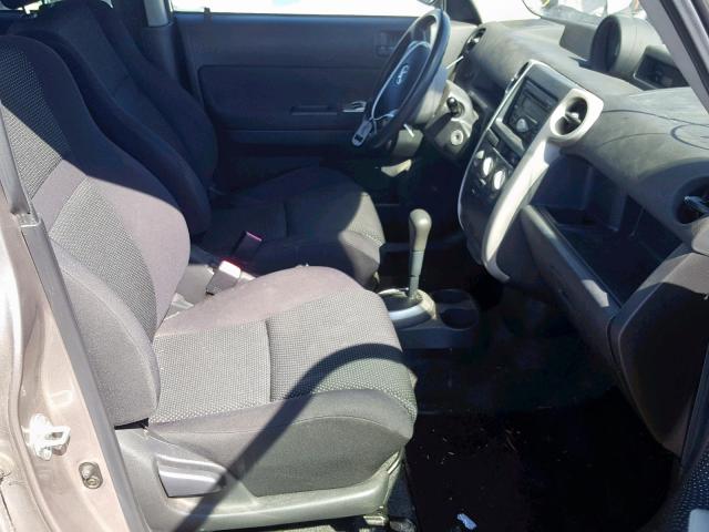 JTLKT324154020618 - 2005 TOYOTA SCION XB ვერცხლისფერი ფოტო 5