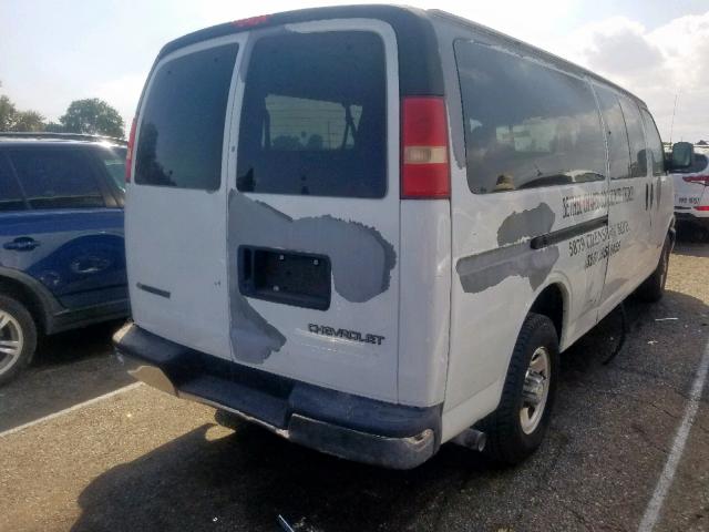 1GAHG39U331164288 - 2003 CHEVROLET EXPRESS G3 WHITE photo 4