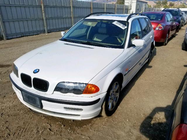 WBAAW33431ET40067 - 2001 BMW 325 IT WHITE photo 2