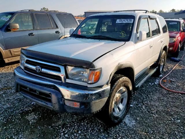 JT3GN86R3X0135198 - 1999 TOYOTA 4RUNNER SR WHITE photo 2