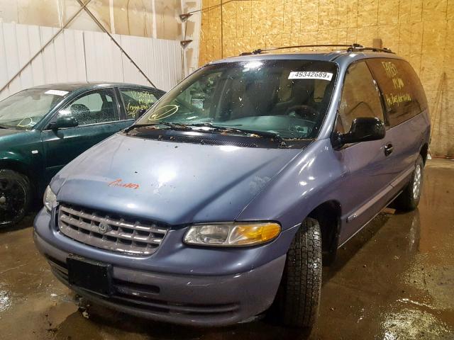 2P4FP25B7TR843565 - 1996 PLYMOUTH VOYAGER BLUE photo 2