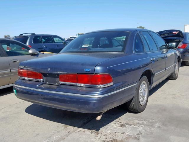 2FALP73W3TX143229 - 1996 FORD CROWN VICT BLUE photo 4