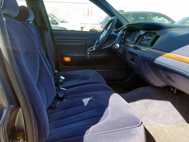 2FALP73W3TX143229 - 1996 FORD CROWN VICT BLUE photo 5