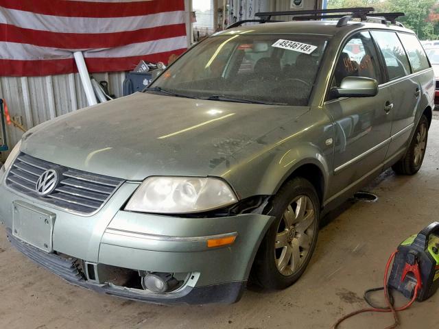 WVWYH63B82E262849 - 2002 VOLKSWAGEN PASSAT GLX GREEN photo 2