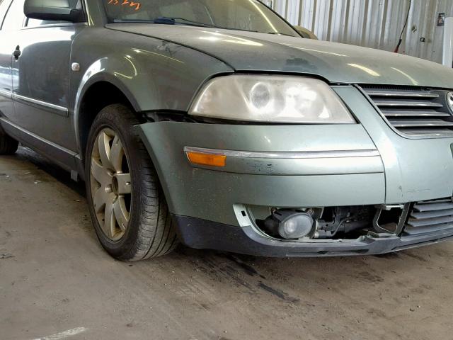 WVWYH63B82E262849 - 2002 VOLKSWAGEN PASSAT GLX GREEN photo 9