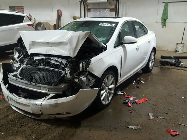 1G4PR5SKXF4126332 - 2015 BUICK VERANO CON WHITE photo 2