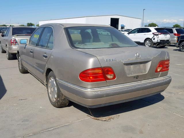 WDBJF55F5VJ027837 - 1997 MERCEDES-BENZ E 320 GOLD photo 3