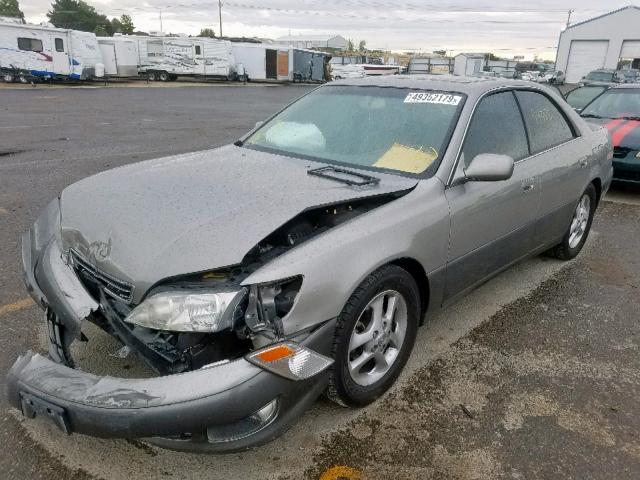 JT8BF28G3Y0253215 - 2000 LEXUS ES 300 GRAY photo 2