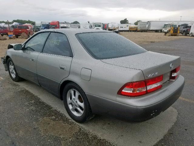 JT8BF28G3Y0253215 - 2000 LEXUS ES 300 GRAY photo 3