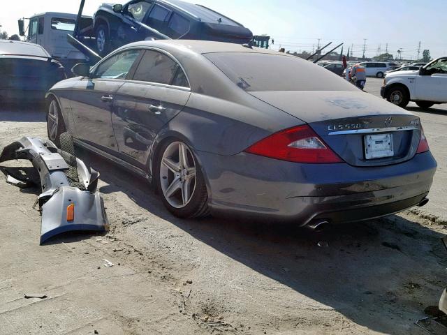 WDDDJ72X78A128992 - 2008 MERCEDES-BENZ CLS 550 GRAY photo 3