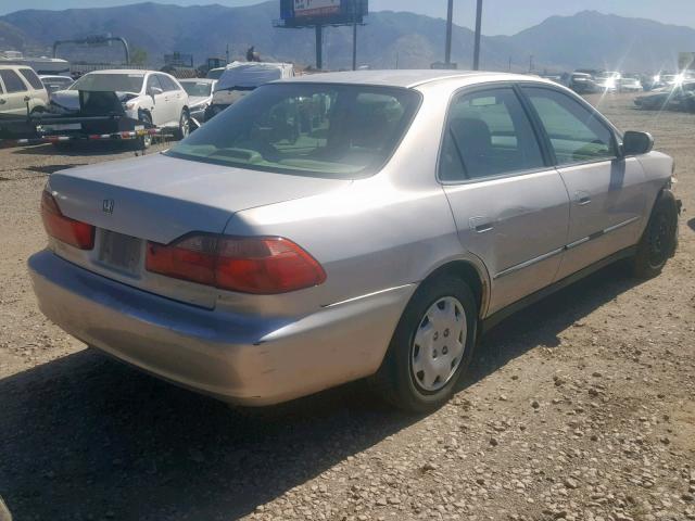 1HGCG564XXA050698 - 1999 HONDA ACCORD LX SILVER photo 4