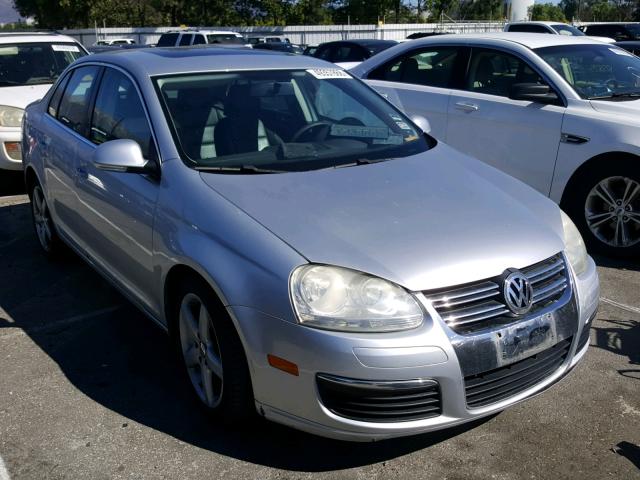 3VWRL71K69M097977 - 2009 VOLKSWAGEN JETTA TDI SILVER photo 1