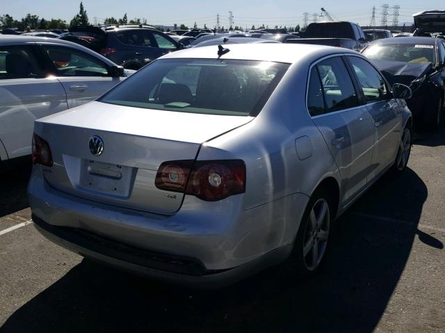 3VWRL71K69M097977 - 2009 VOLKSWAGEN JETTA TDI SILVER photo 4