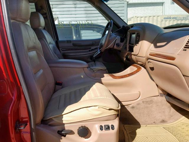 5LMPU28L4WLJ54627 - 1998 LINCOLN NAVIGATOR RED photo 5