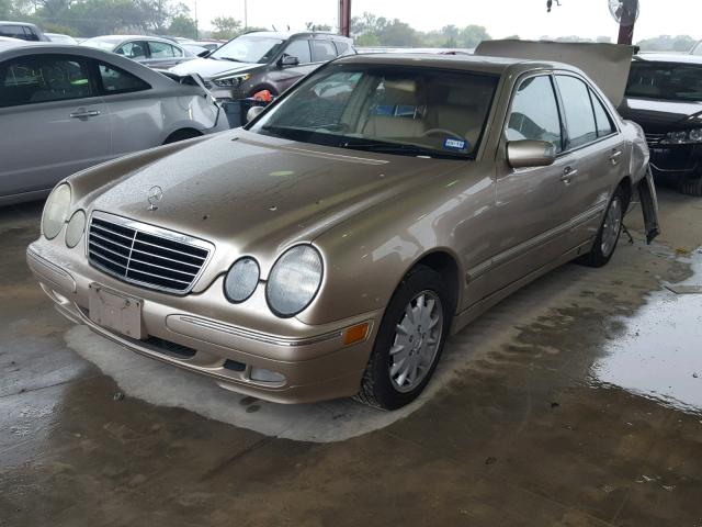 WDBJF65J11B279499 - 2001 MERCEDES-BENZ E 320 GOLD photo 2