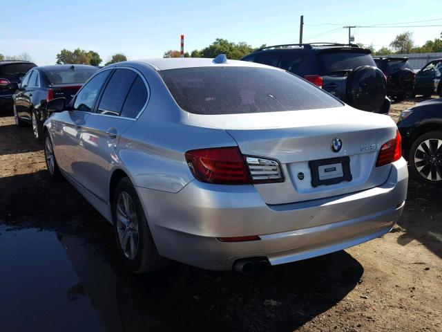 WBAXH5C55CDW04293 - 2012 BMW 528 XI SILVER photo 3