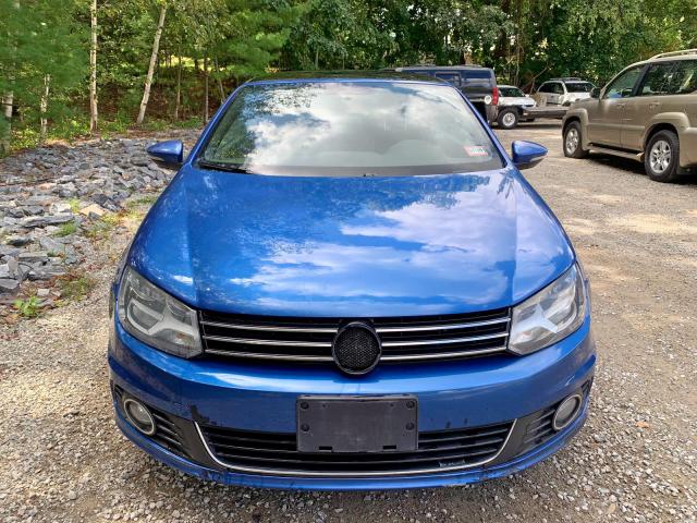 WVWBW7AH8CV002588 - 2012 VOLKSWAGEN EOS KOMFOR BLUE photo 3