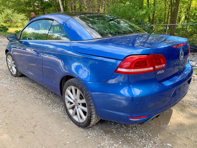 WVWBW7AH8CV002588 - 2012 VOLKSWAGEN EOS KOMFOR BLUE photo 5