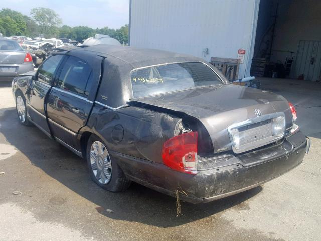 1LNHM82W25Y660374 - 2005 LINCOLN TOWN CAR S BROWN photo 3