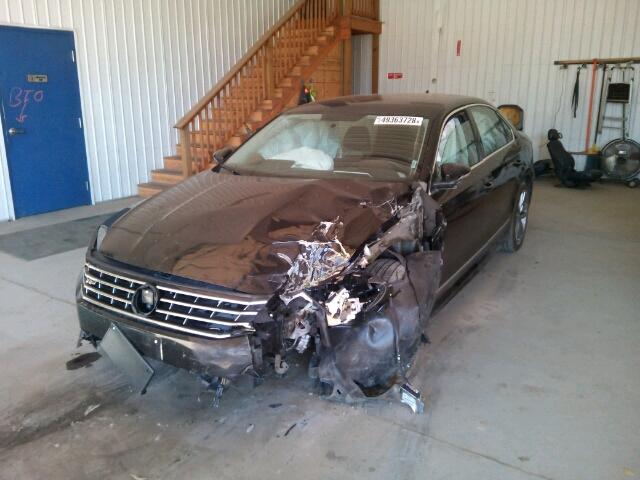 1VWDT7A33HC023483 - 2017 VOLKSWAGEN PASSAT R-L BLACK photo 2