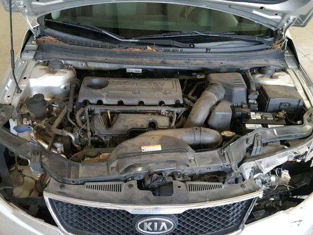 KNAFU4A2XA5848717 - 2010 KIA FORTE EX SILVER photo 7