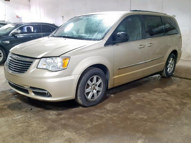 2A4RR5DG3BR775591 - 2011 CHRYSLER TOWN & COU TAN photo 2