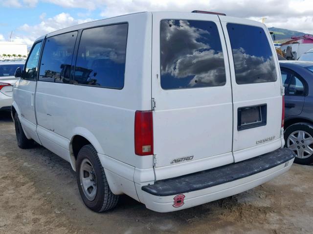 1GNDM19W6WB100840 - 1998 CHEVROLET ASTRO WHITE photo 3