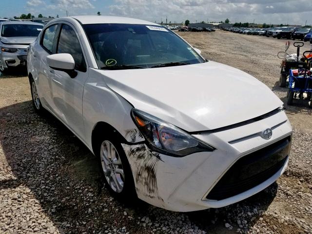 3MYDLBZV1GY142961 - 2016 TOYOTA SCION IA WHITE photo 1