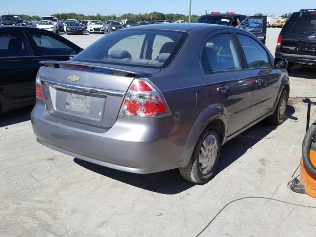 KL1TD56E69B624928 - 2009 CHEVROLET AVEO LS SILVER photo 4