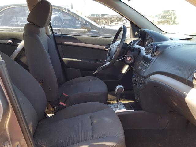 KL1TD56E69B624928 - 2009 CHEVROLET AVEO LS SILVER photo 5