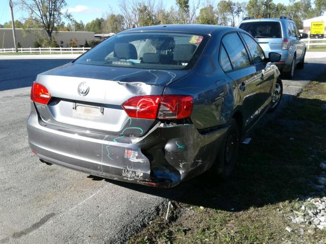 3VW2K7AJ6EM315549 - 2014 VOLKSWAGEN JETTA BASE GRAY photo 4