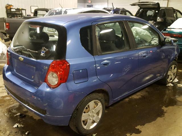 KL1TD66E49B338632 - 2009 CHEVROLET AVEO LS BLUE photo 4