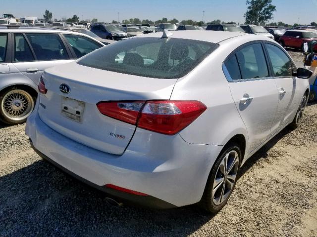 KNAFX4A83G5463312 - 2016 KIA FORTE EX WHITE photo 4