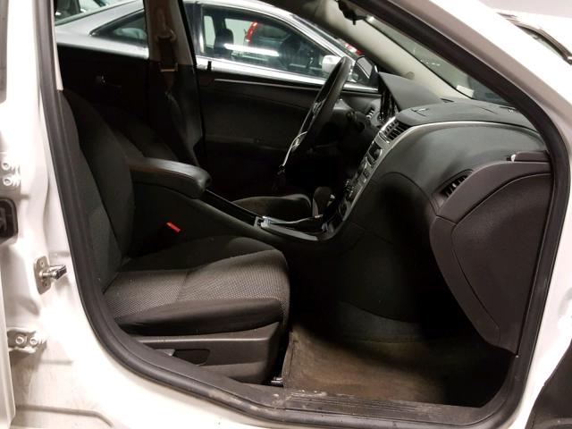 1G1ZC5E02CF335551 - 2012 CHEVROLET MALIBU 1LT WHITE photo 5