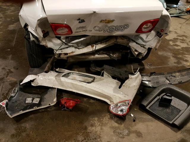 1G1ZC5E02CF335551 - 2012 CHEVROLET MALIBU 1LT WHITE photo 9