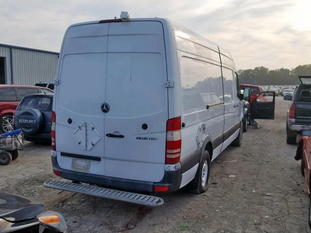 WD3PE8CBXB5576139 - 2011 MERCEDES-BENZ SPRINTER 2 WHITE photo 4