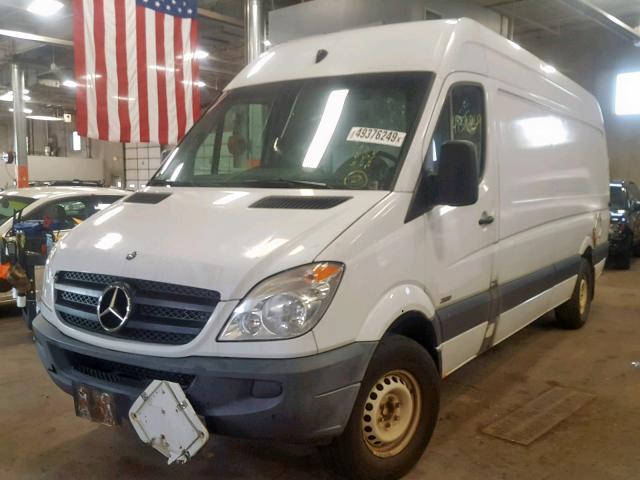 WD3PE8CB7B5577362 - 2011 MERCEDES-BENZ SPRINTER 2 WHITE photo 2