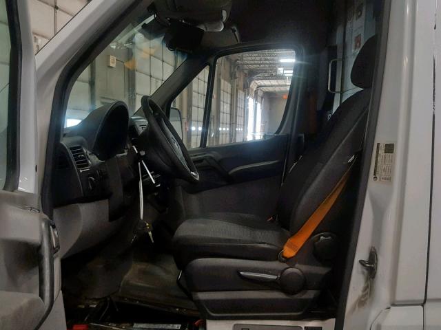 WD3PE8CB7B5577362 - 2011 MERCEDES-BENZ SPRINTER 2 WHITE photo 6