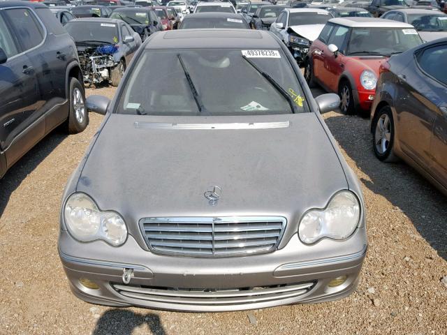 WDBRF87H76F734994 - 2006 MERCEDES-BENZ C 350 4MAT GOLD photo 9