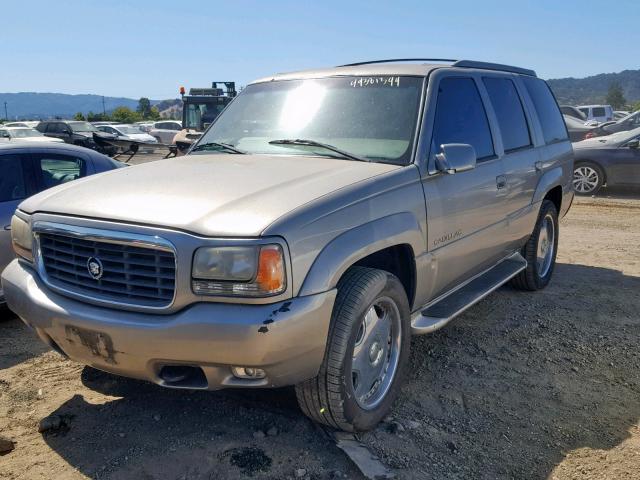 1GYEK13R8XR416376 - 1999 CADILLAC ESCALADE GOLD photo 2