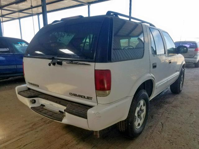 1GNDT13WX2K141090 - 2002 CHEVROLET BLAZER WHITE photo 4