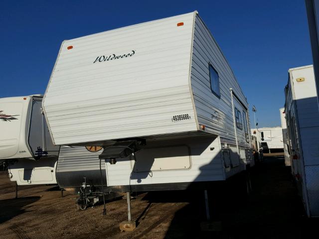 4X4FWDC28XC033375 - 1999 WILD 5TH WHEEL WHITE photo 2