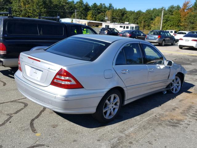 WDBRF92HX7F924688 - 2007 MERCEDES-BENZ C 280 4MAT SILVER photo 4