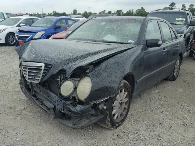 WDBJF65J01B366410 - 2001 MERCEDES-BENZ E 320 BLACK photo 2