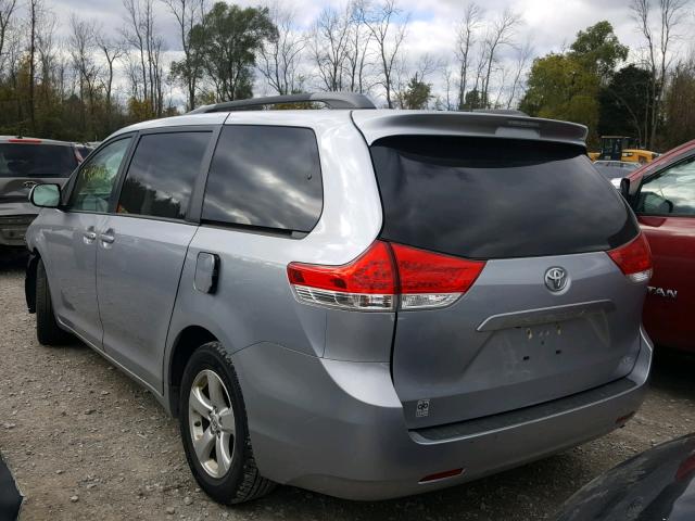 5TDKK3DC7ES507992 - 2014 TOYOTA SIENNA LE BLUE photo 3