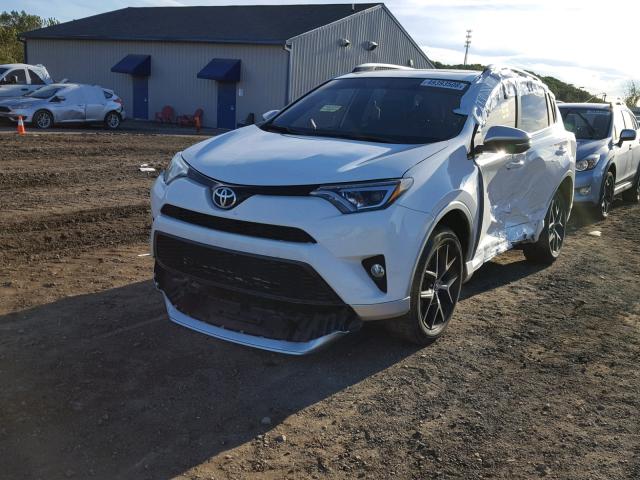 JTMJFREV2GD182380 - 2016 TOYOTA RAV4 SE WHITE photo 2