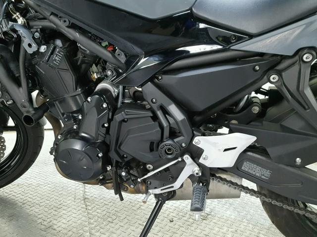 JKAEXEJ15JDA02744 - 2018 KAWASAKI EX650 J ორფეროვანი ფოტო 11