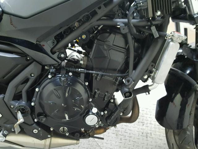 JKAEXEJ15JDA02744 - 2018 KAWASAKI EX650 J ორფეროვანი ფოტო 12